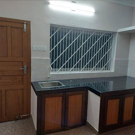 Home At Guruvayur 2 Ac Room,1 Single Bed,Kitchen Екстер'єр фото