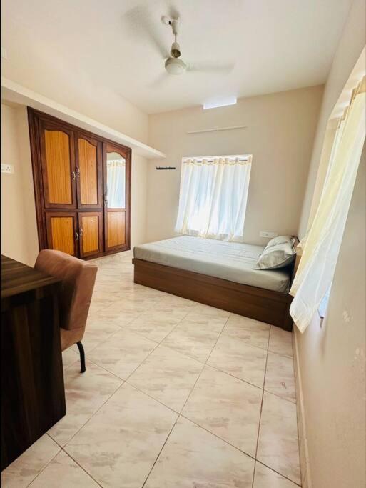 Home At Guruvayur 2 Ac Room,1 Single Bed,Kitchen Екстер'єр фото